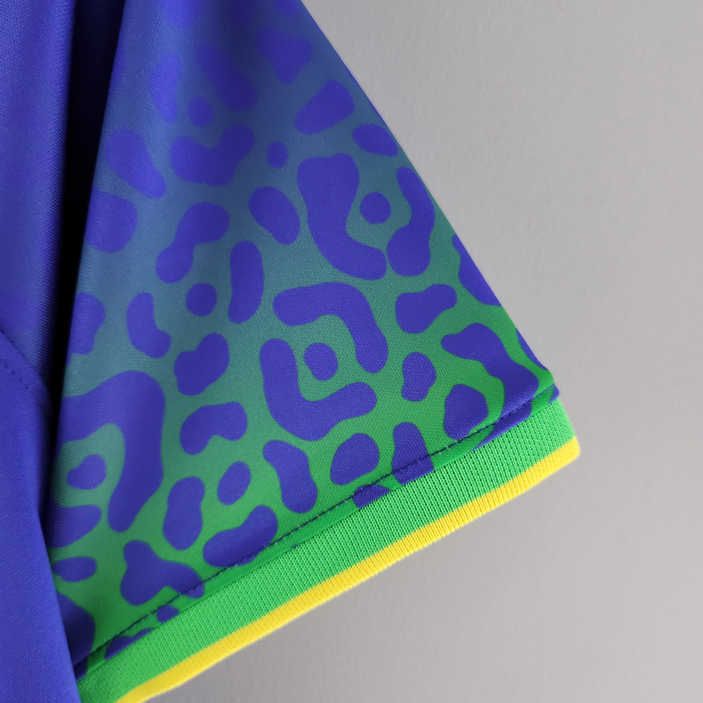 Brasil away jersey for women. Season 21/22