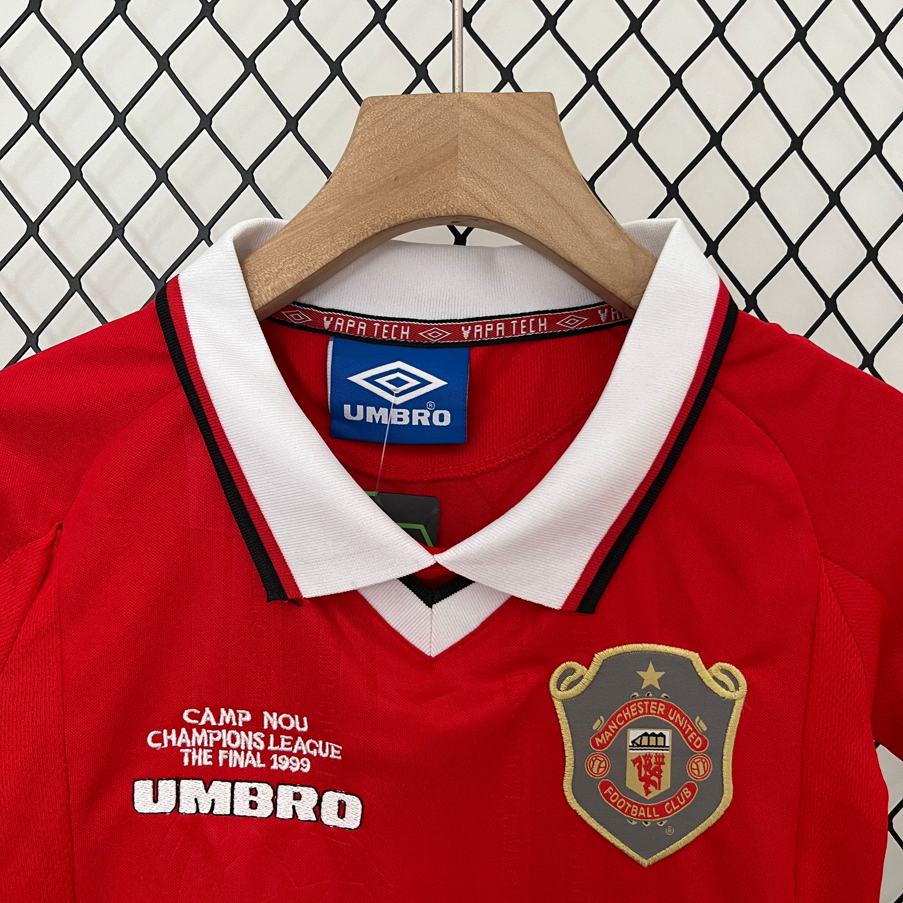 Manchester United UCL 1999 Final home kids set.