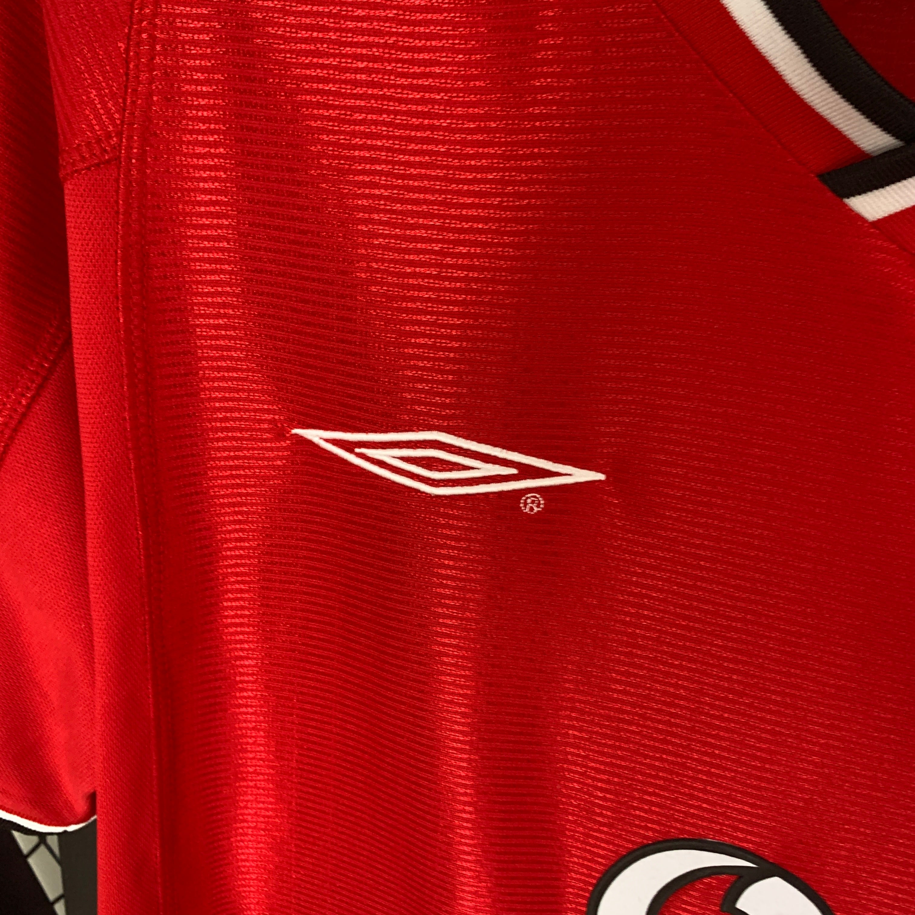 Manchester United home jersey. Season 00/01
