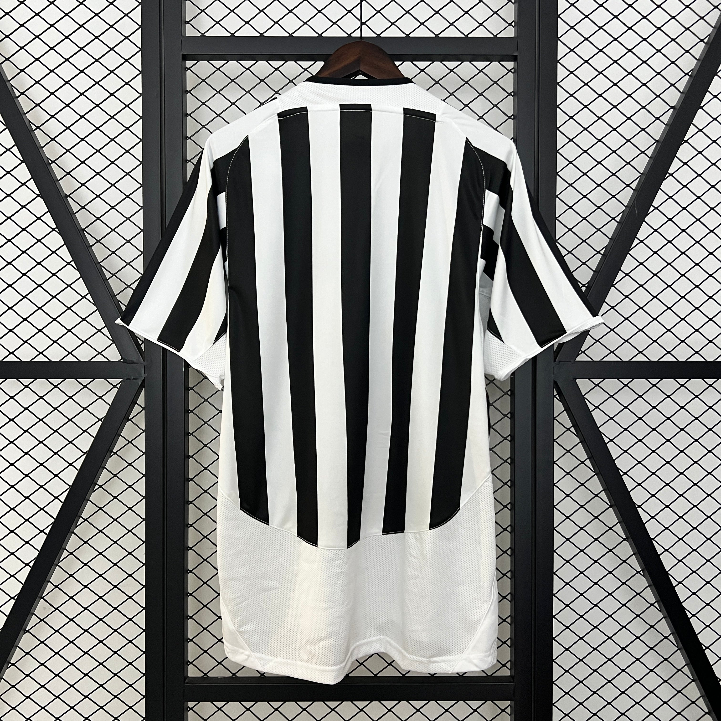 Juventus home jersey. Season 03/04