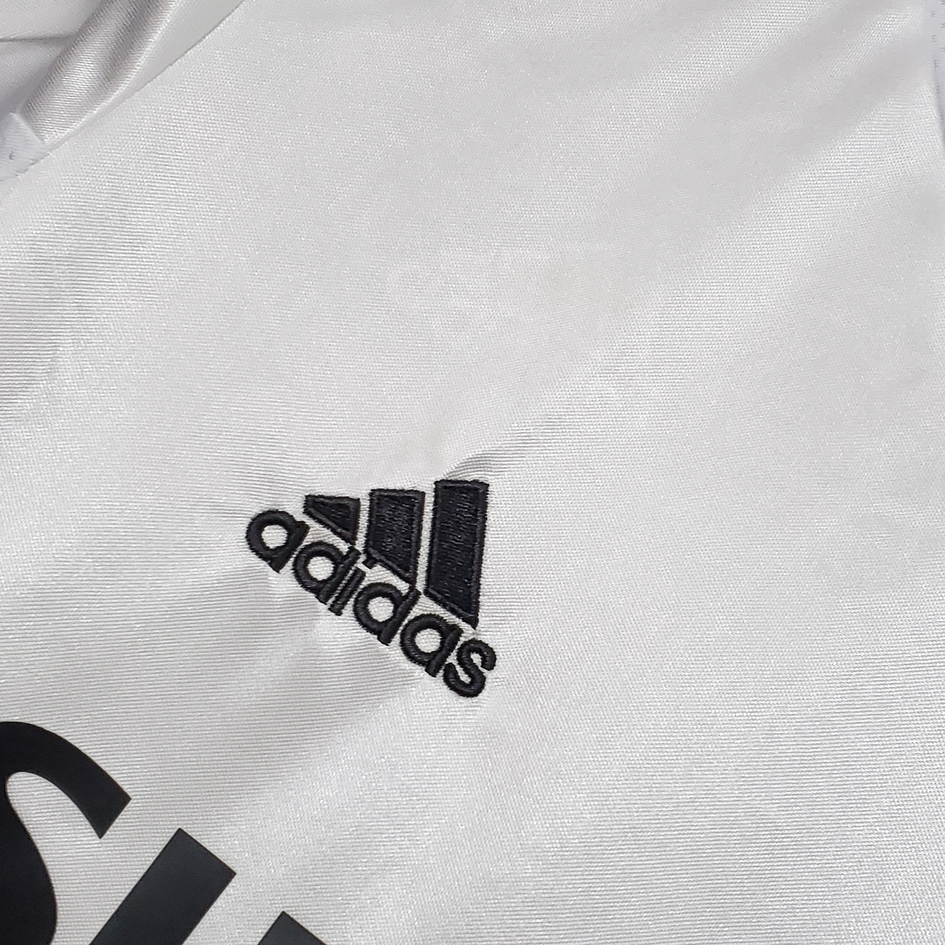 Real Madrid home jersey. Season 04/05