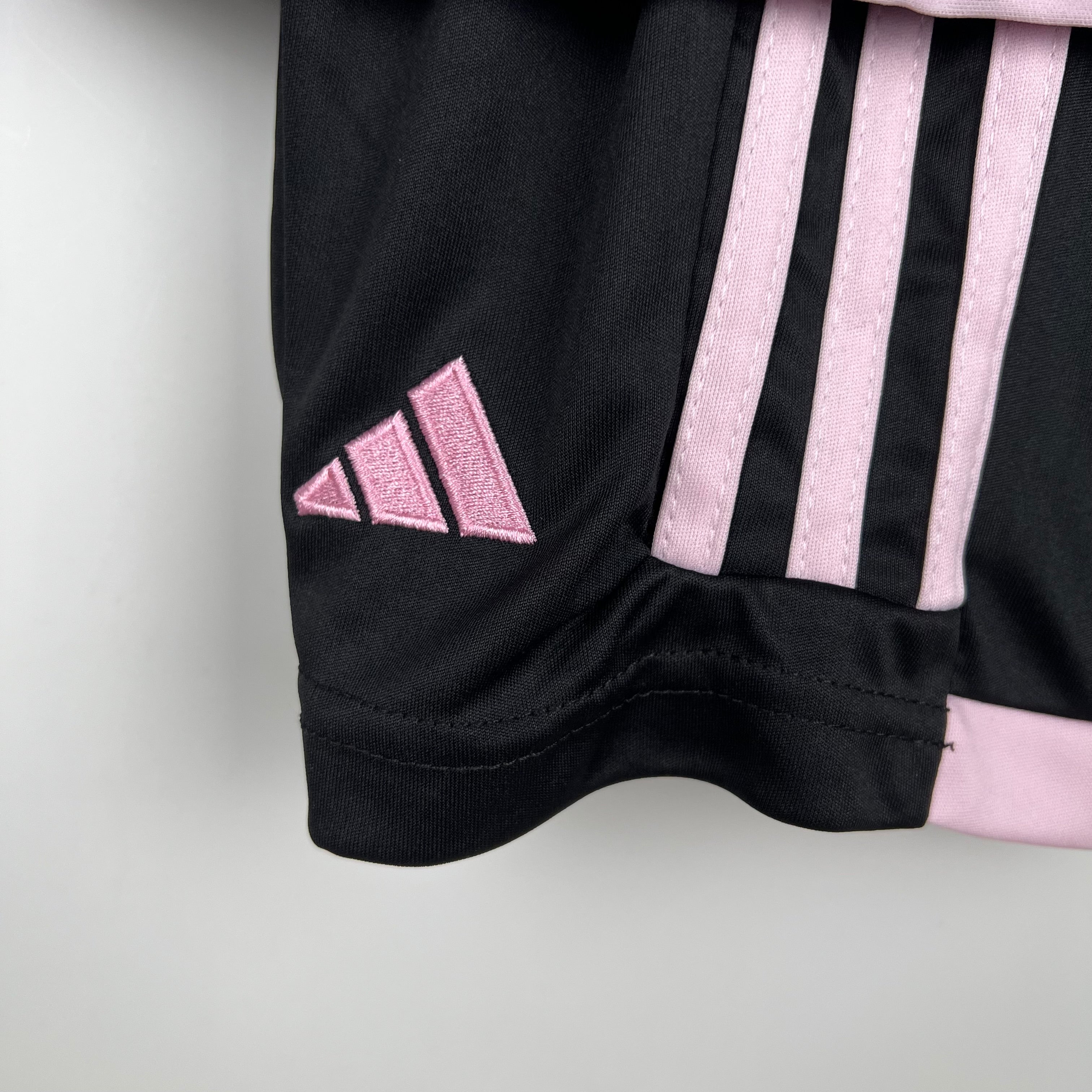 Inter Miami away kids set. Season 23/24