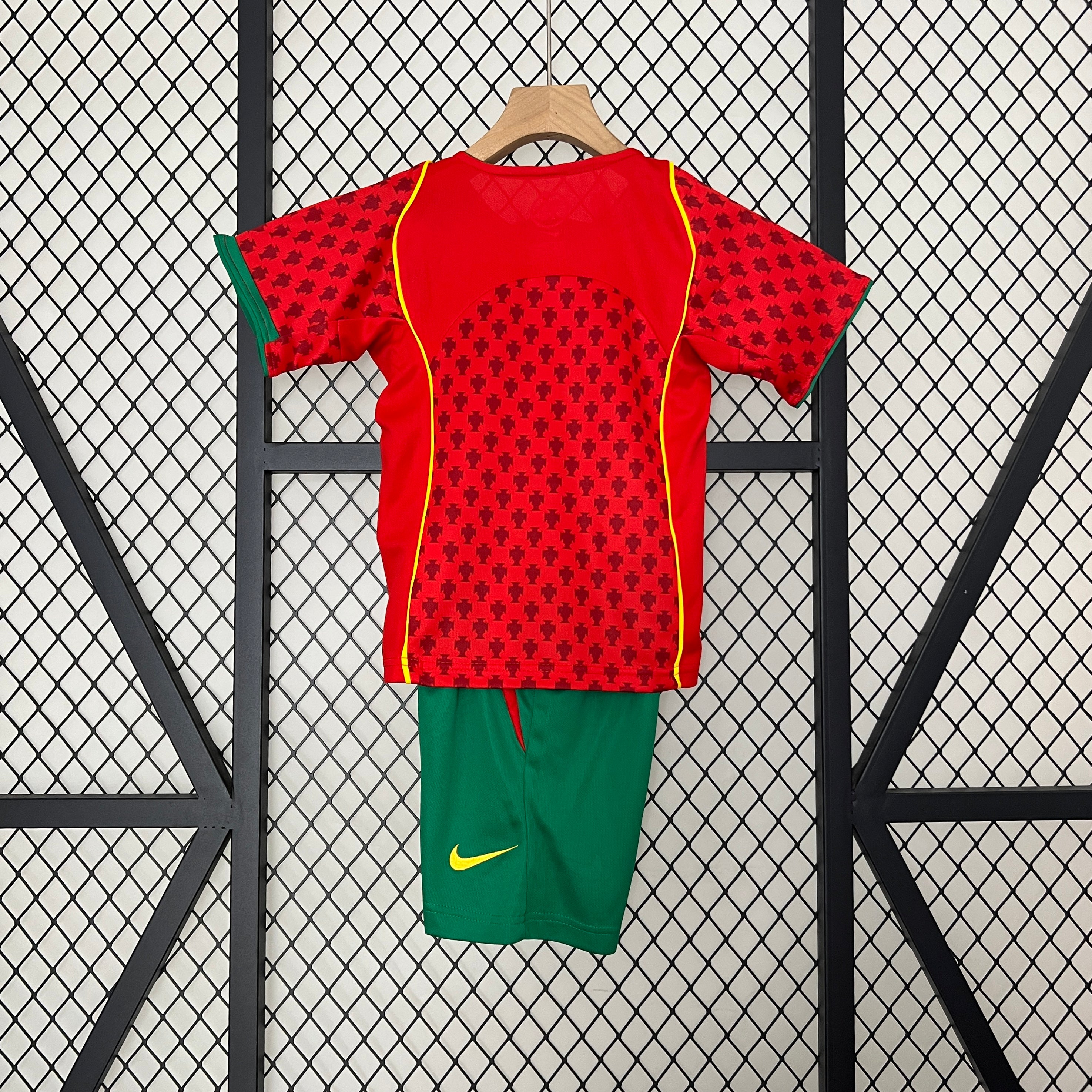 Portugal 2004 home kids set.