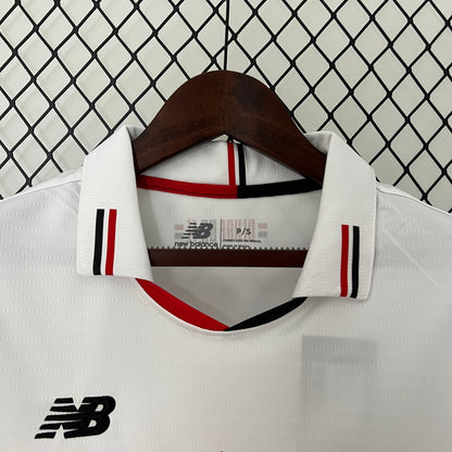 Sao Paulo home jersey for women. Season 24/25