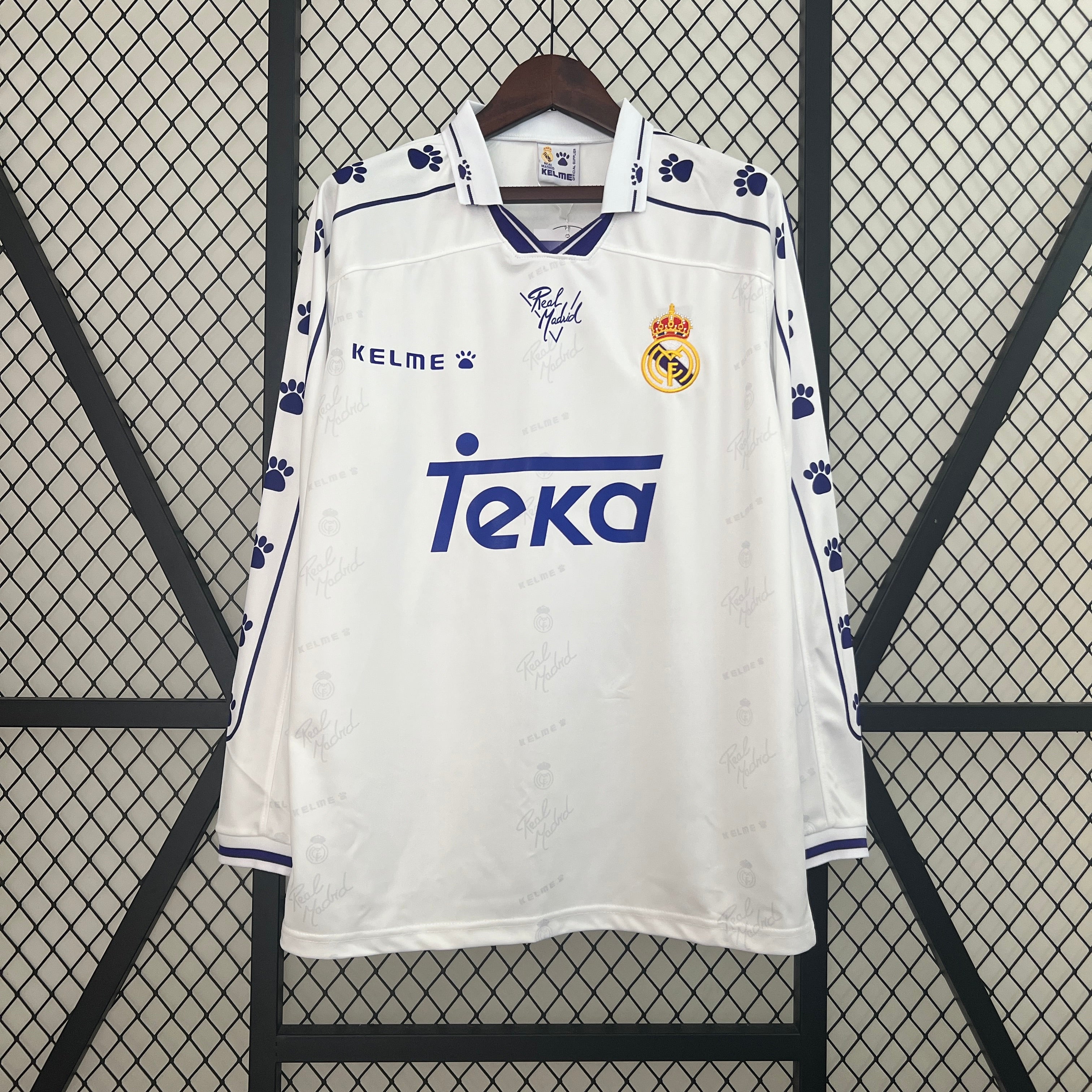 Real Madrid longsleeve home jersey. Season 94/95