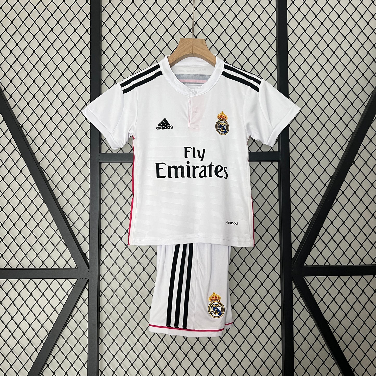 Real Madrid home kids set. Season 14/15