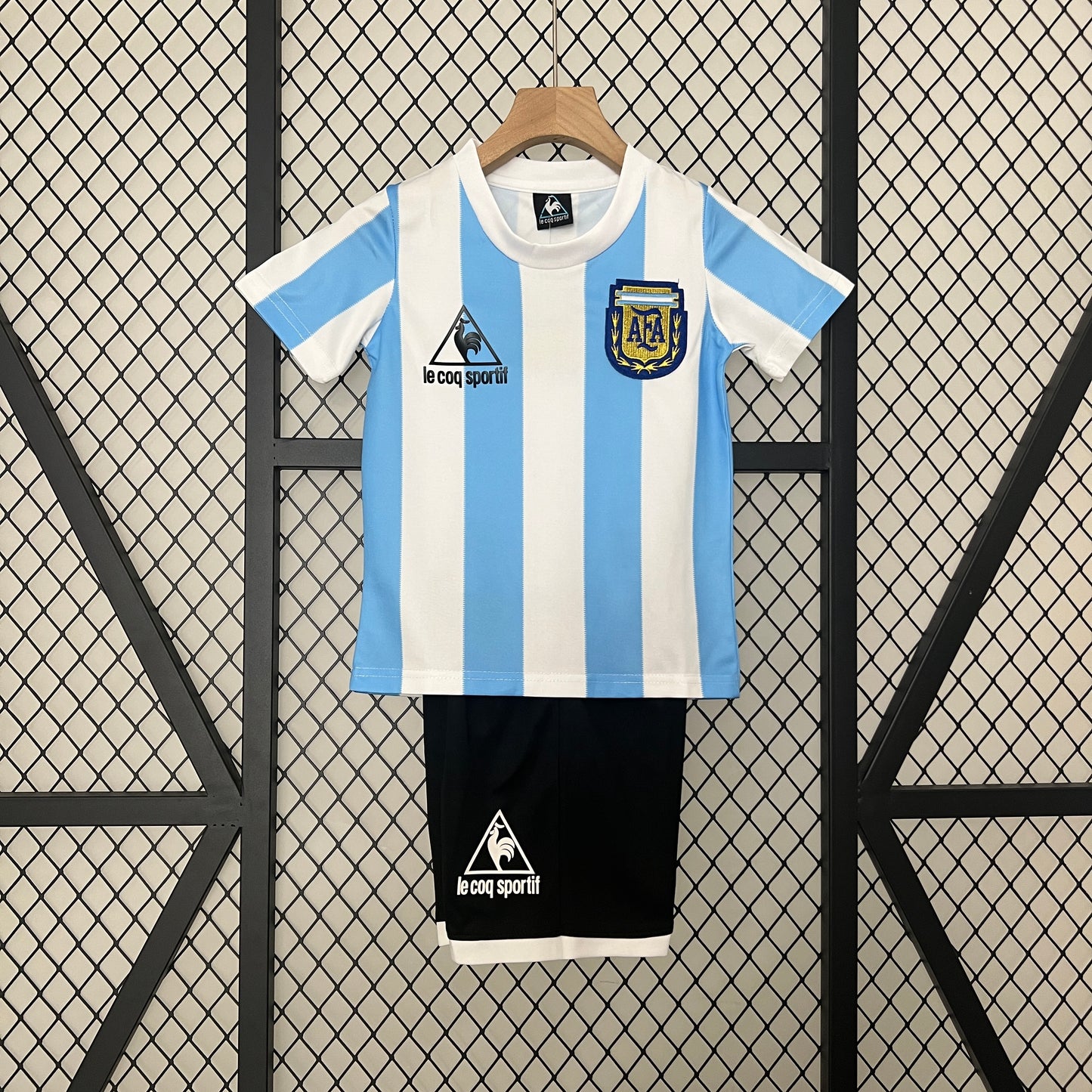 Argentina 1986 home kids set.