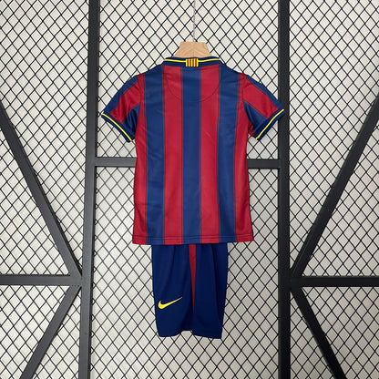 Barcelona home kids set. Season 09/10