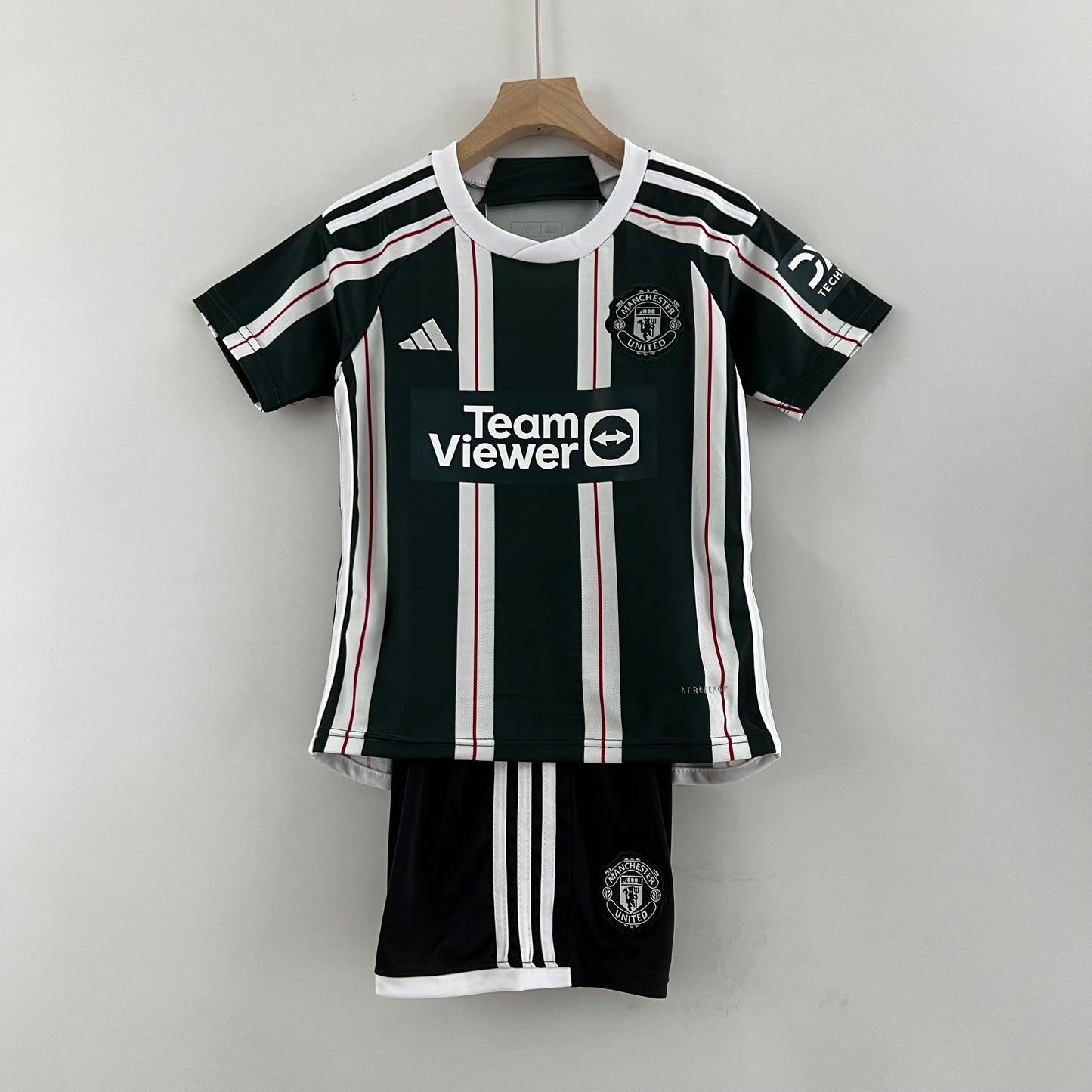 Manchester United Kids away set. Season 23/24