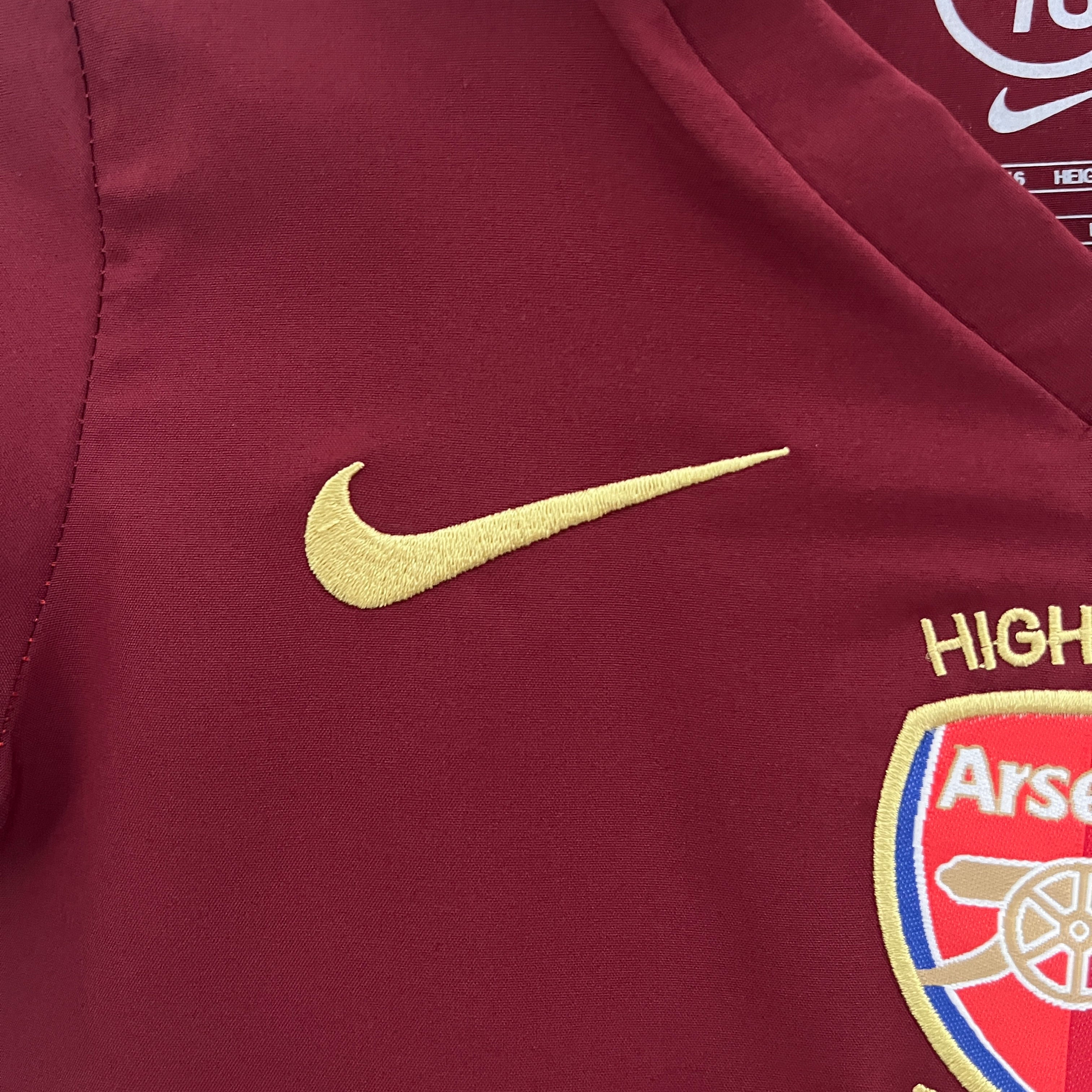 Arsenal home kids set. Season 05/06