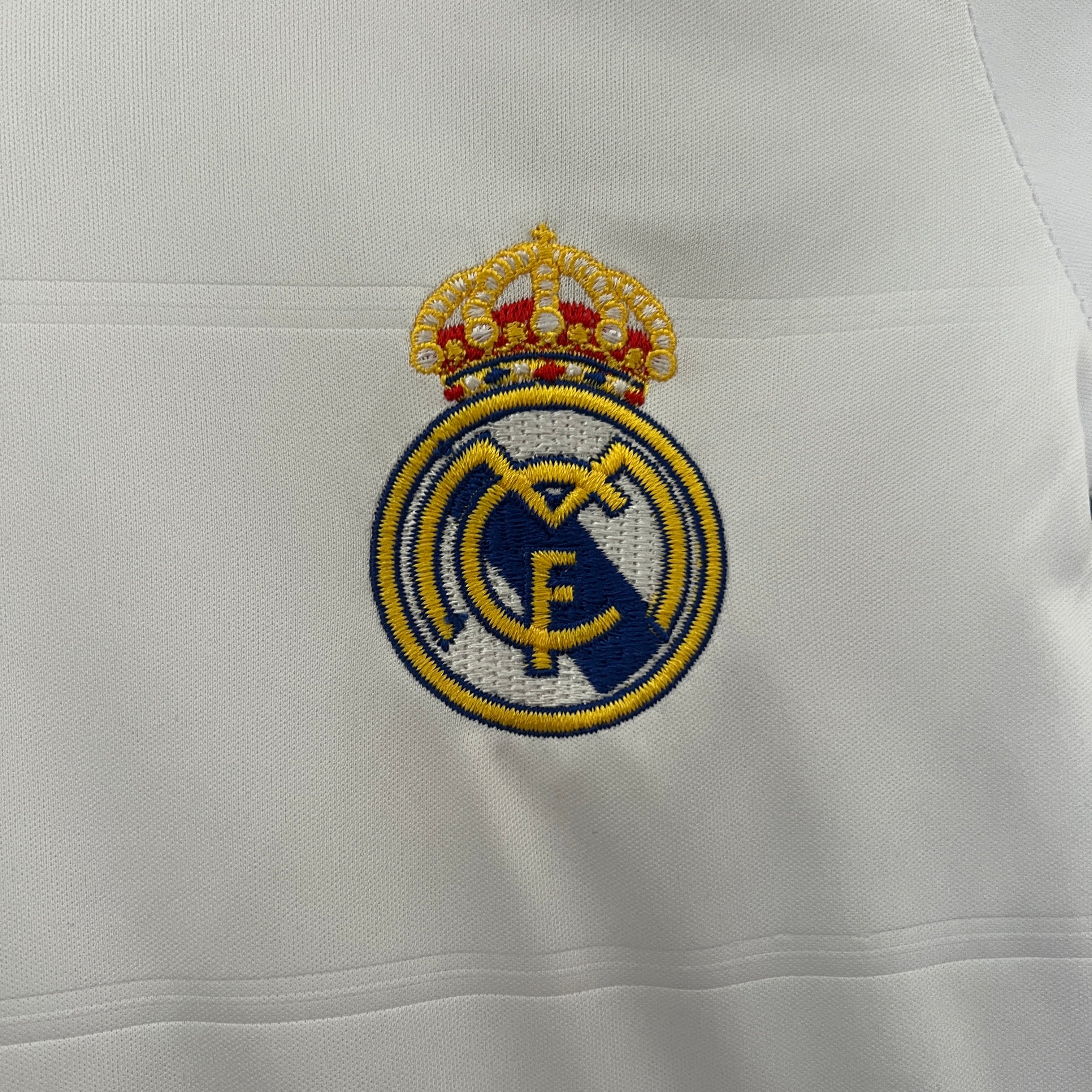 Real Madrid home kids set. Season 13/14