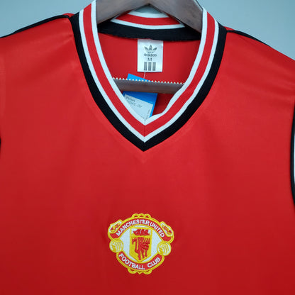 Manchester United home jersey. Season 85/86