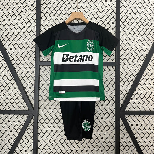 Sporting Lisbon home kids set. Season 24/25