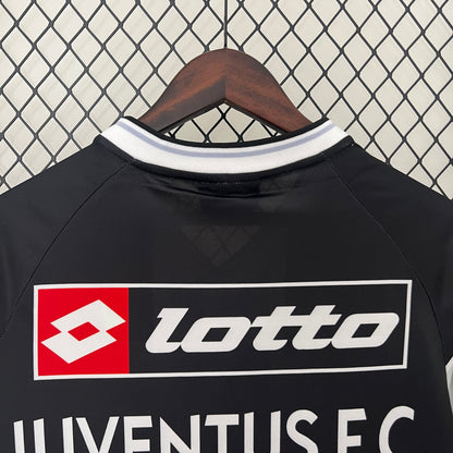 Juventus training jersey. Season 00/01