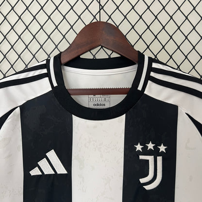 Juventus home jersey. Season 24/25