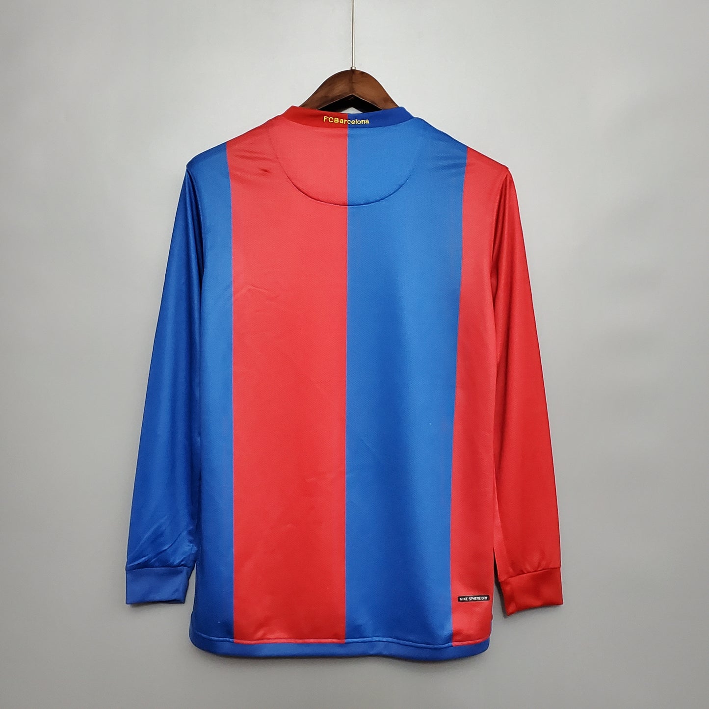 Barcelona longsleeve home jersey. Season 06/07