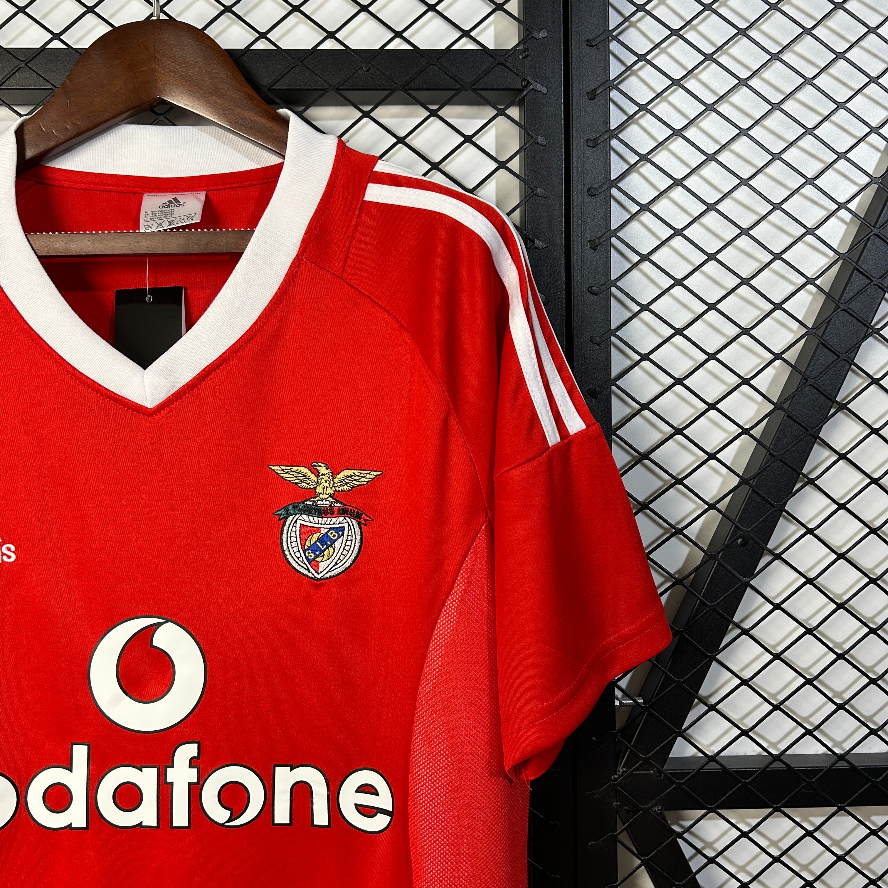Benfica home jersey. Season 02/03