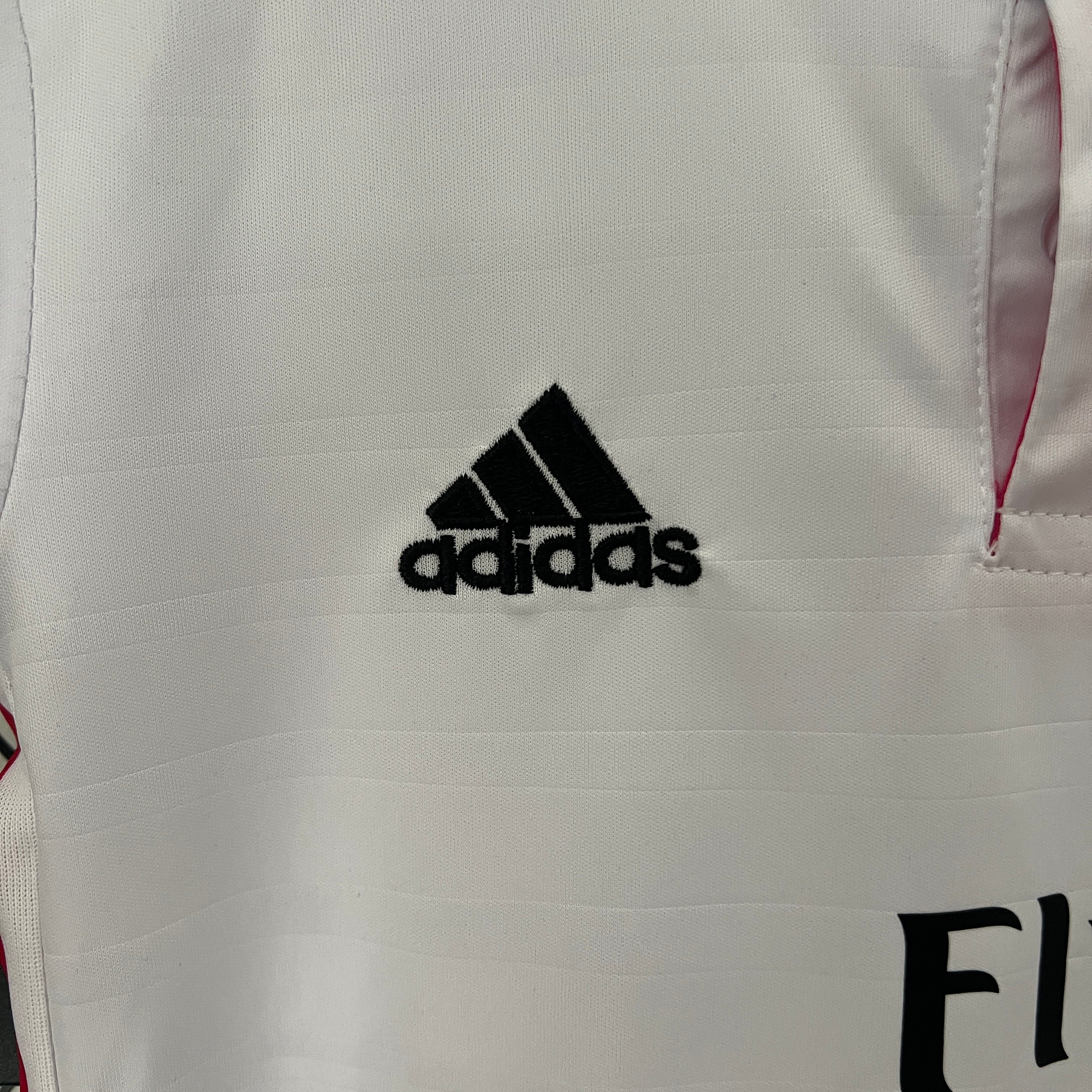 Real Madrid home kids set. Season 14/15