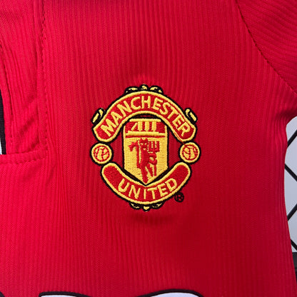 Manchester United home kids set. Season 98/99