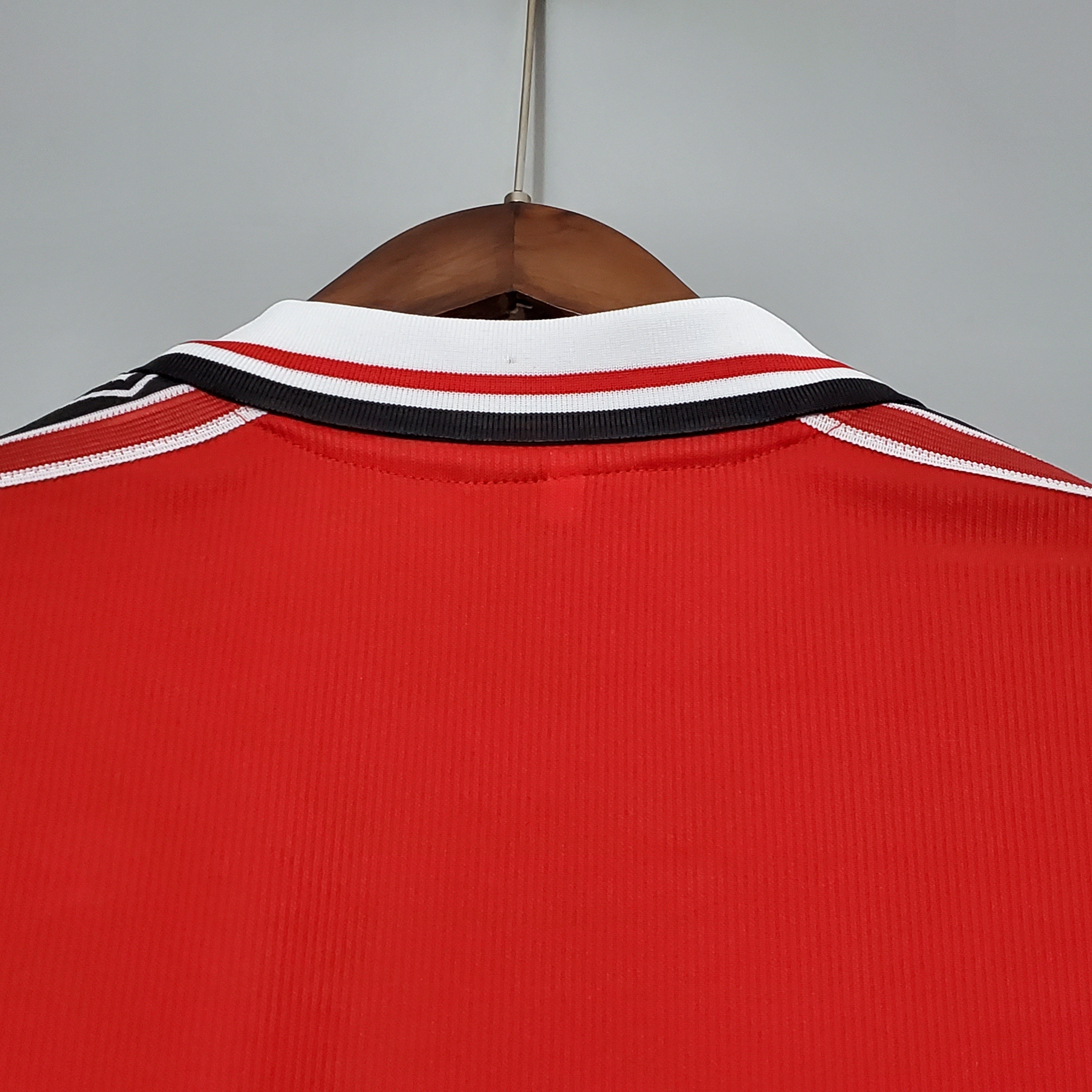Manchester United Longsleeve home jersey. Season 98/99