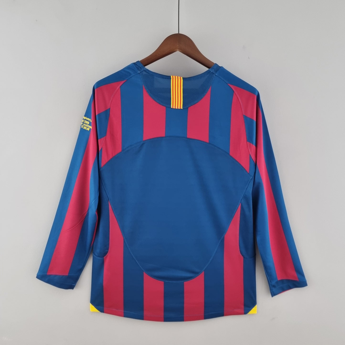 Barcelona longsleeve home jersey. Season 05/06