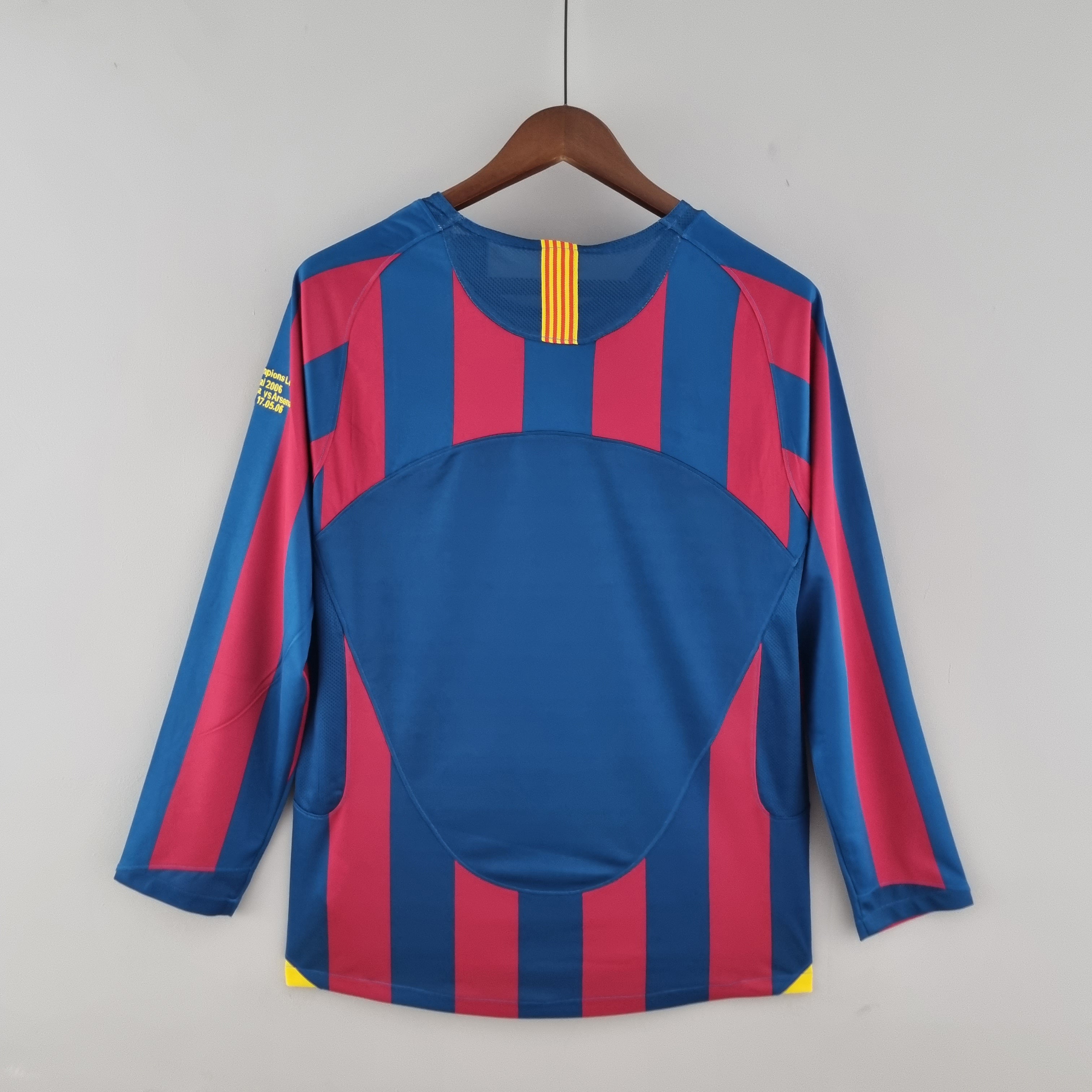 Barcelona longsleeve home jersey. Season 05/06
