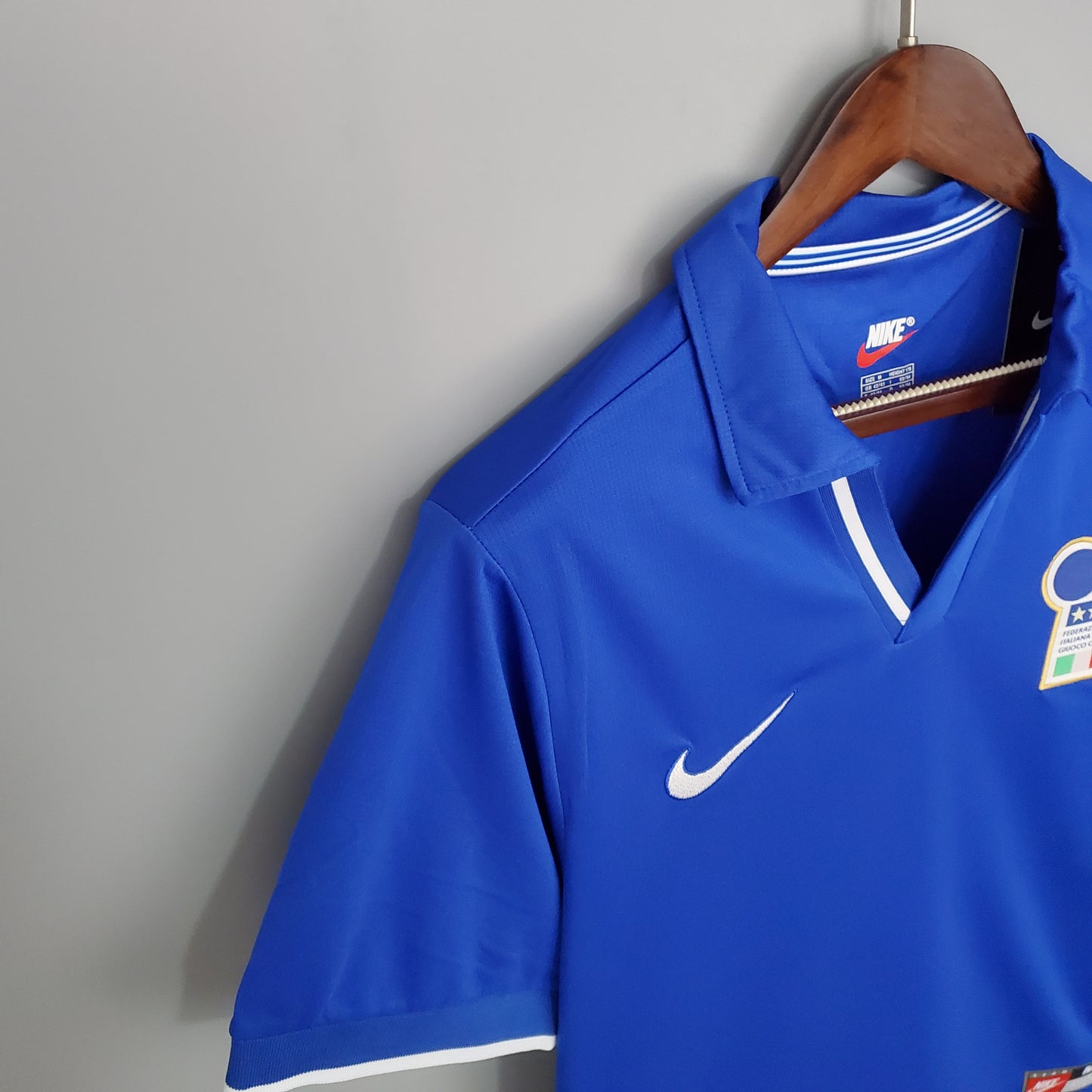 Italy home jersey. Season 97/98