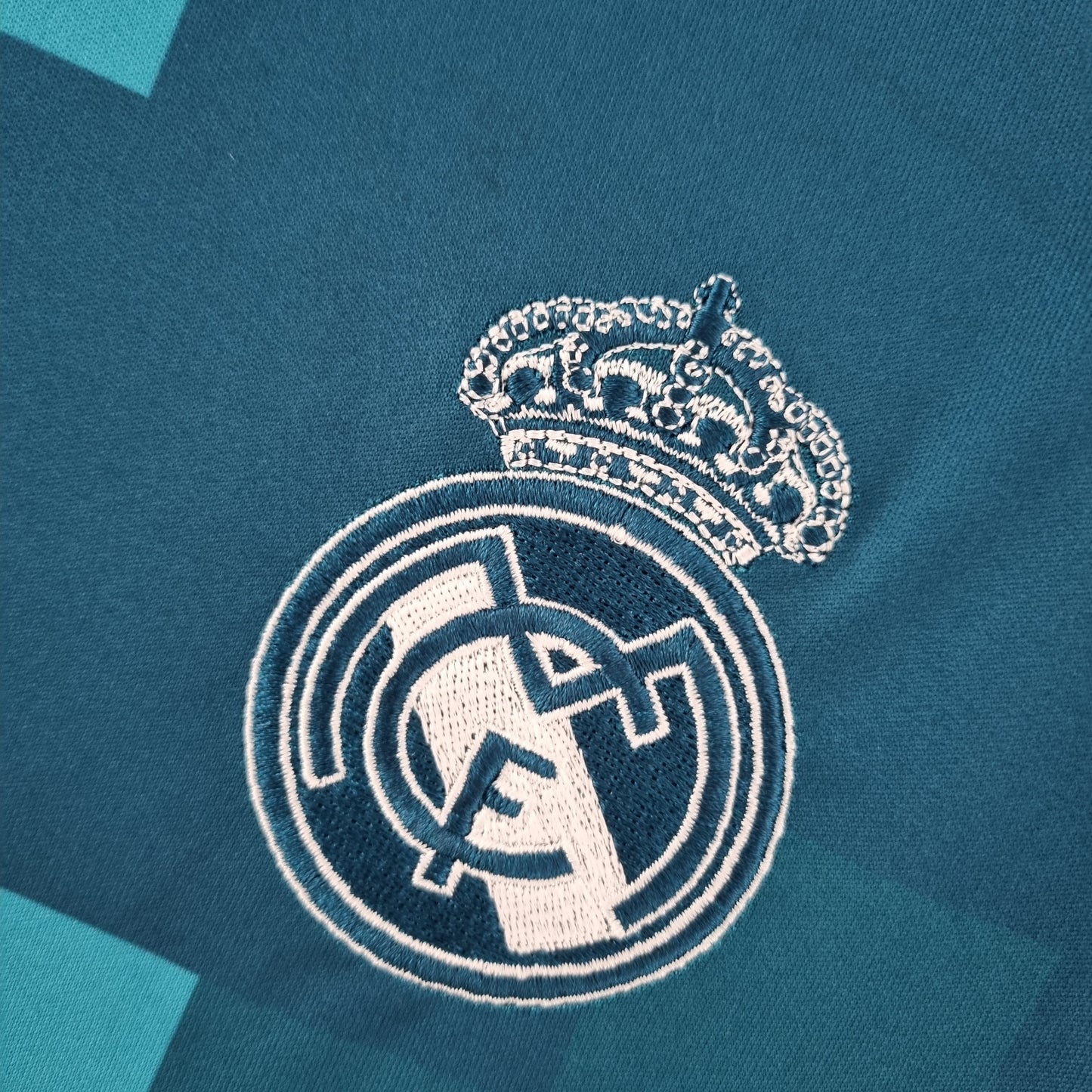 Real Madrid longsleeve third jersey. Season 17/18