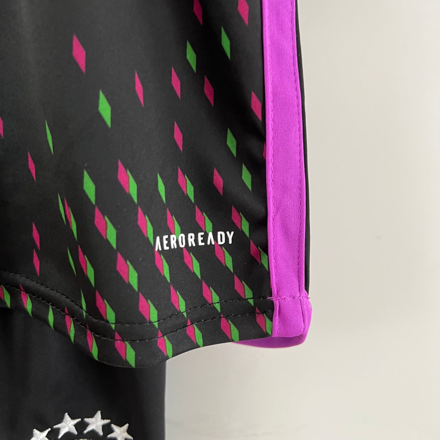 Bayern Munich away kids set. Season 23/24