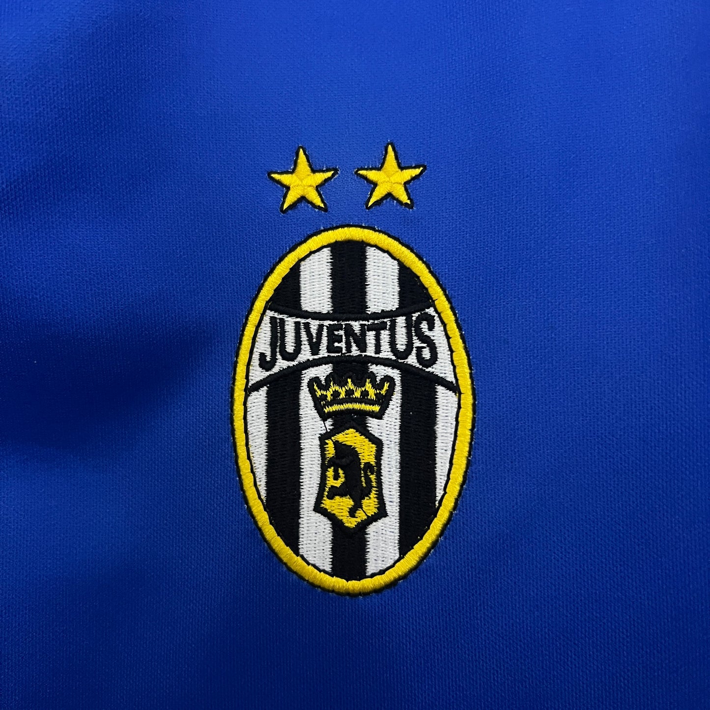 Juventus away jersey. Season 99/00
