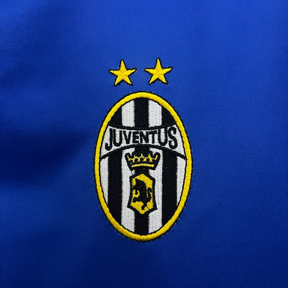 Juventus away jersey. Season 99/00