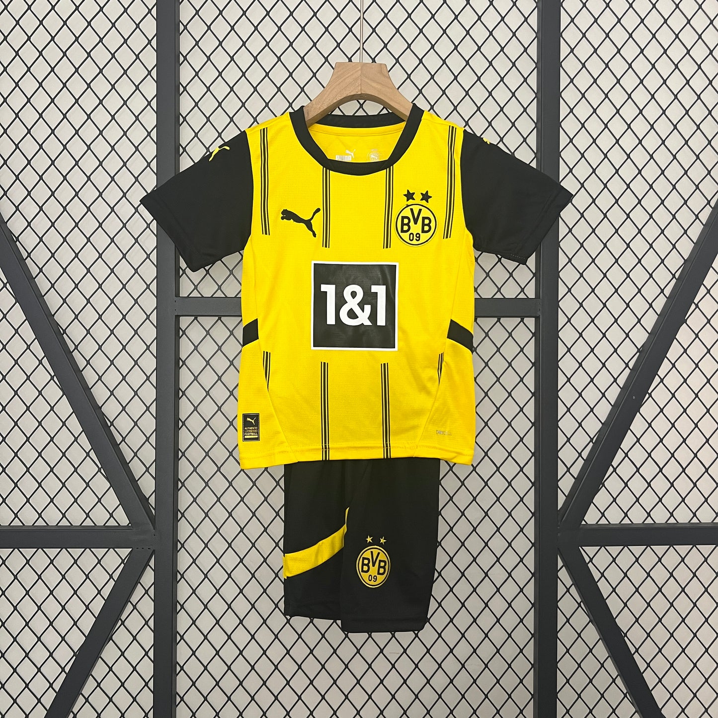 Borussia Dortmund home kids set. Season 24/25