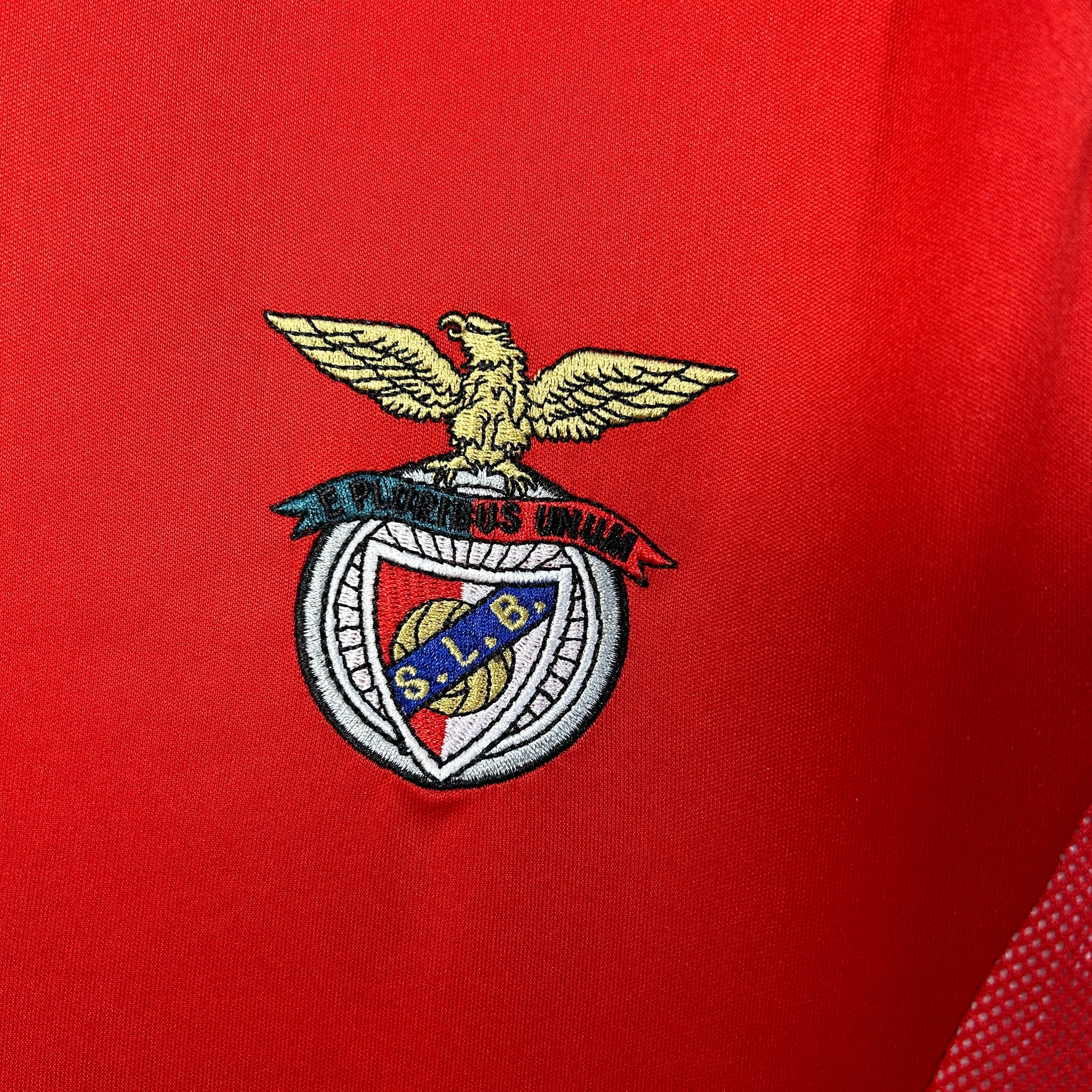 Benfica home jersey. Season 02/03