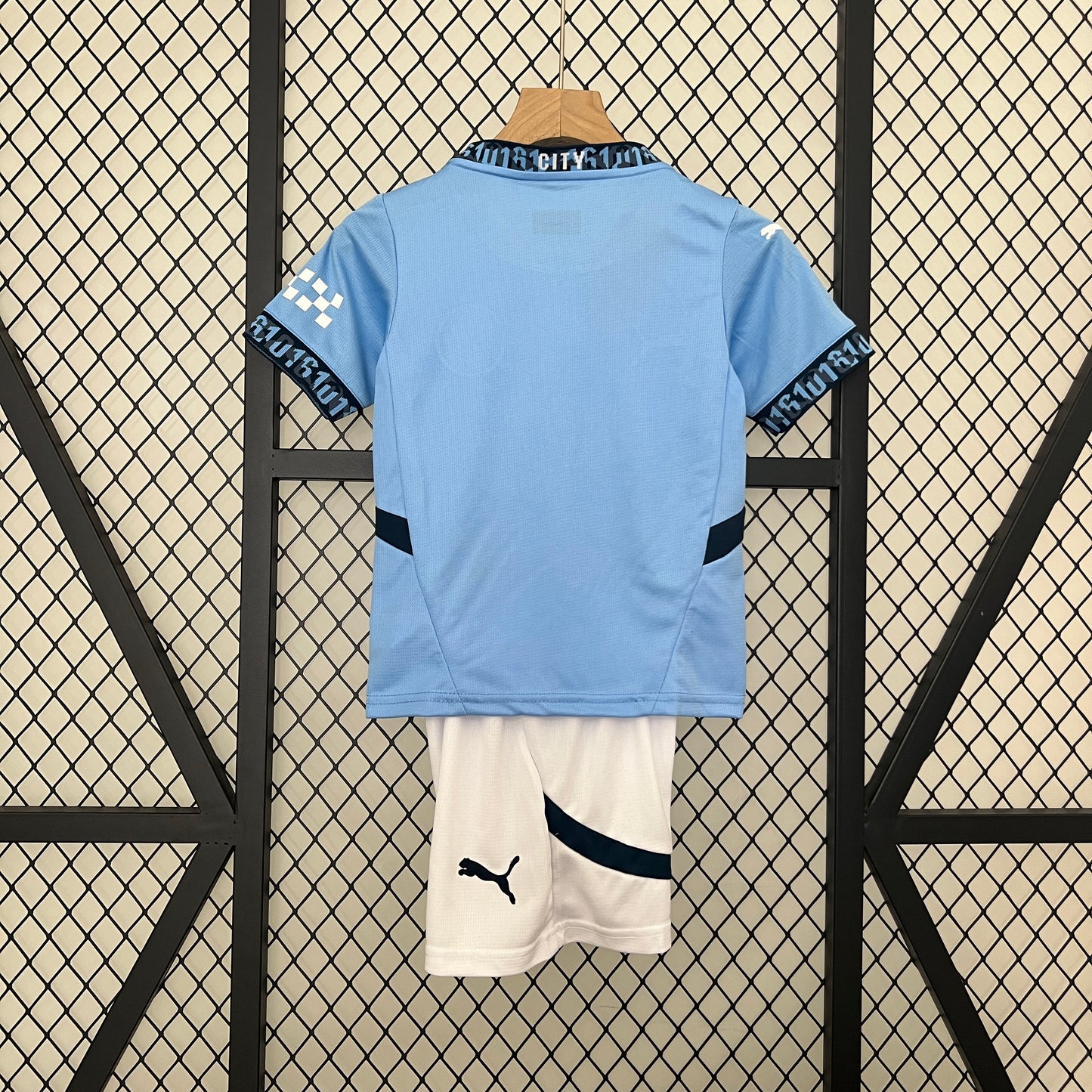 Manchester City home kids set. Season 24/25