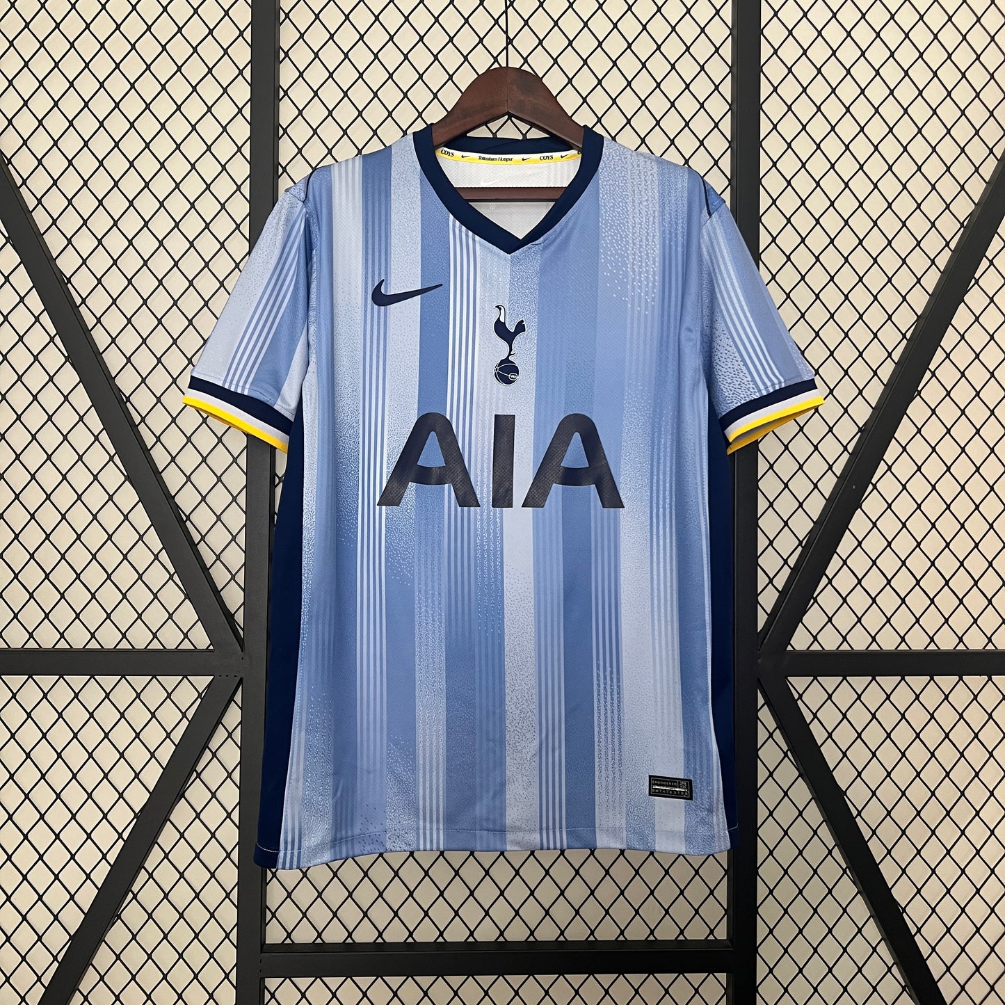 Tottenham Hotspur away jersey. Season 24/25