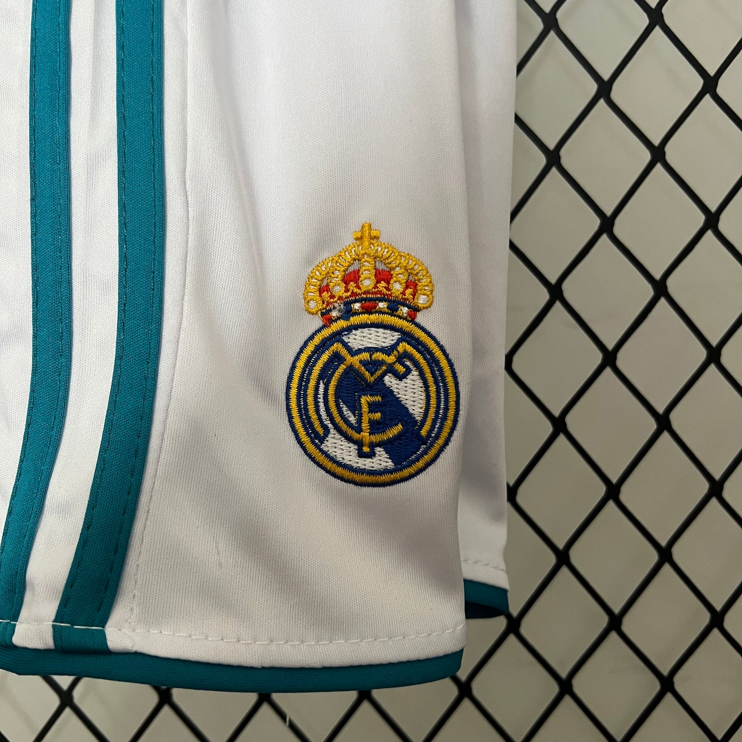 Real Madrid home kids set. Season 17/18