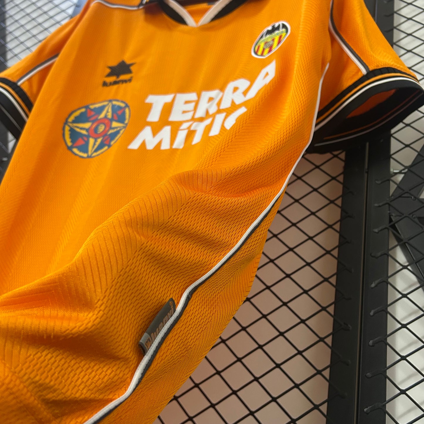Valencia away jersey. Season 99/00