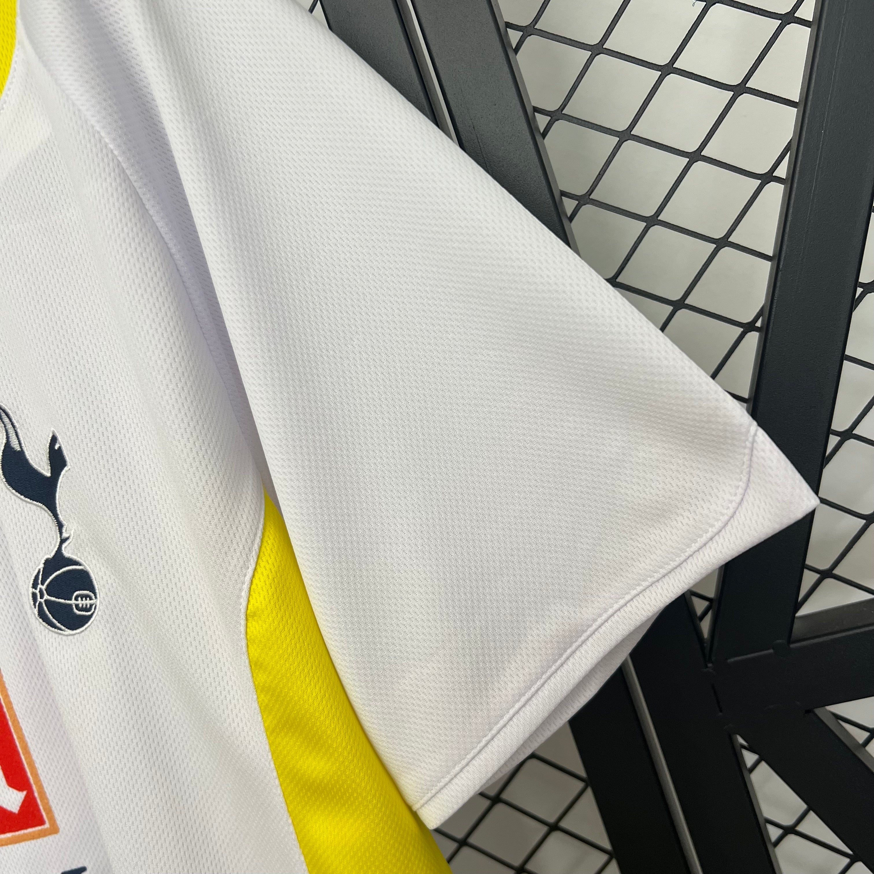Tottenham home jersey. Season 09/10.