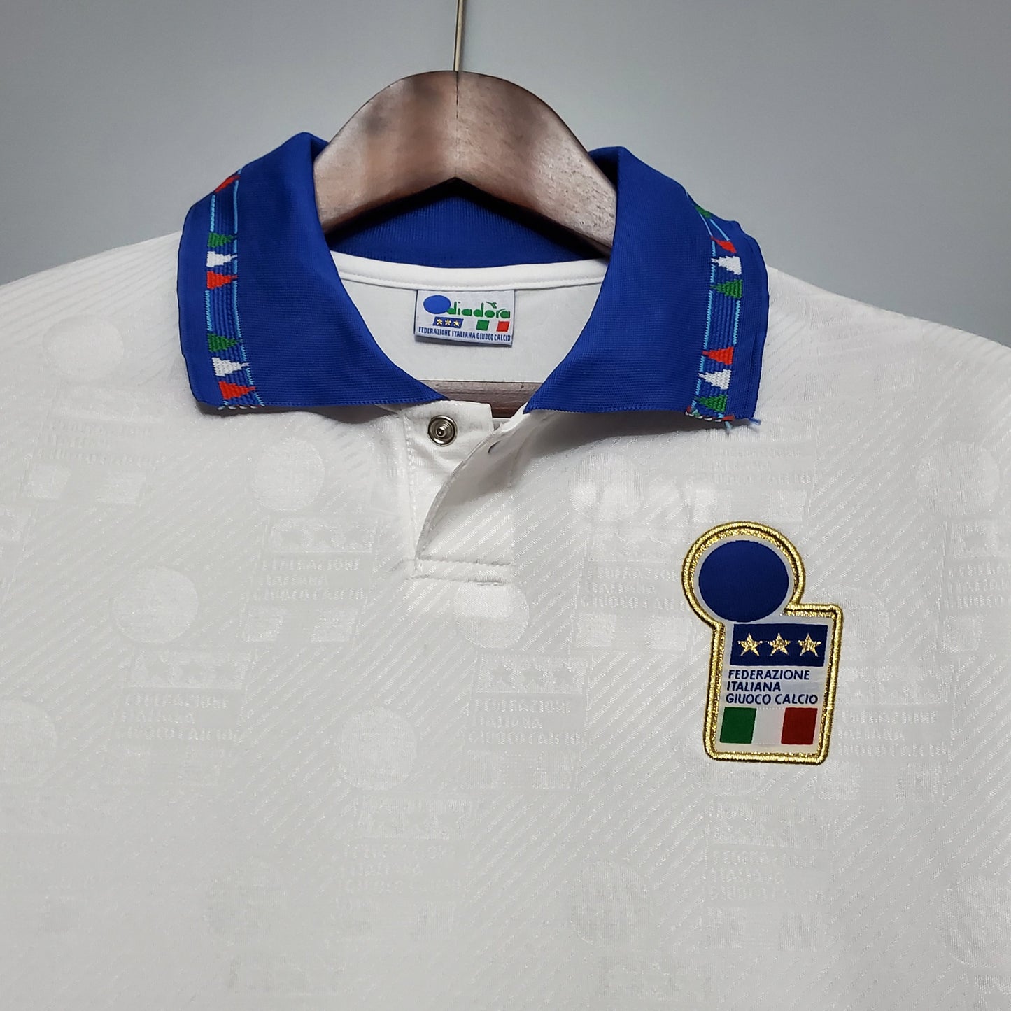 Italy away jersey. Season 94/95