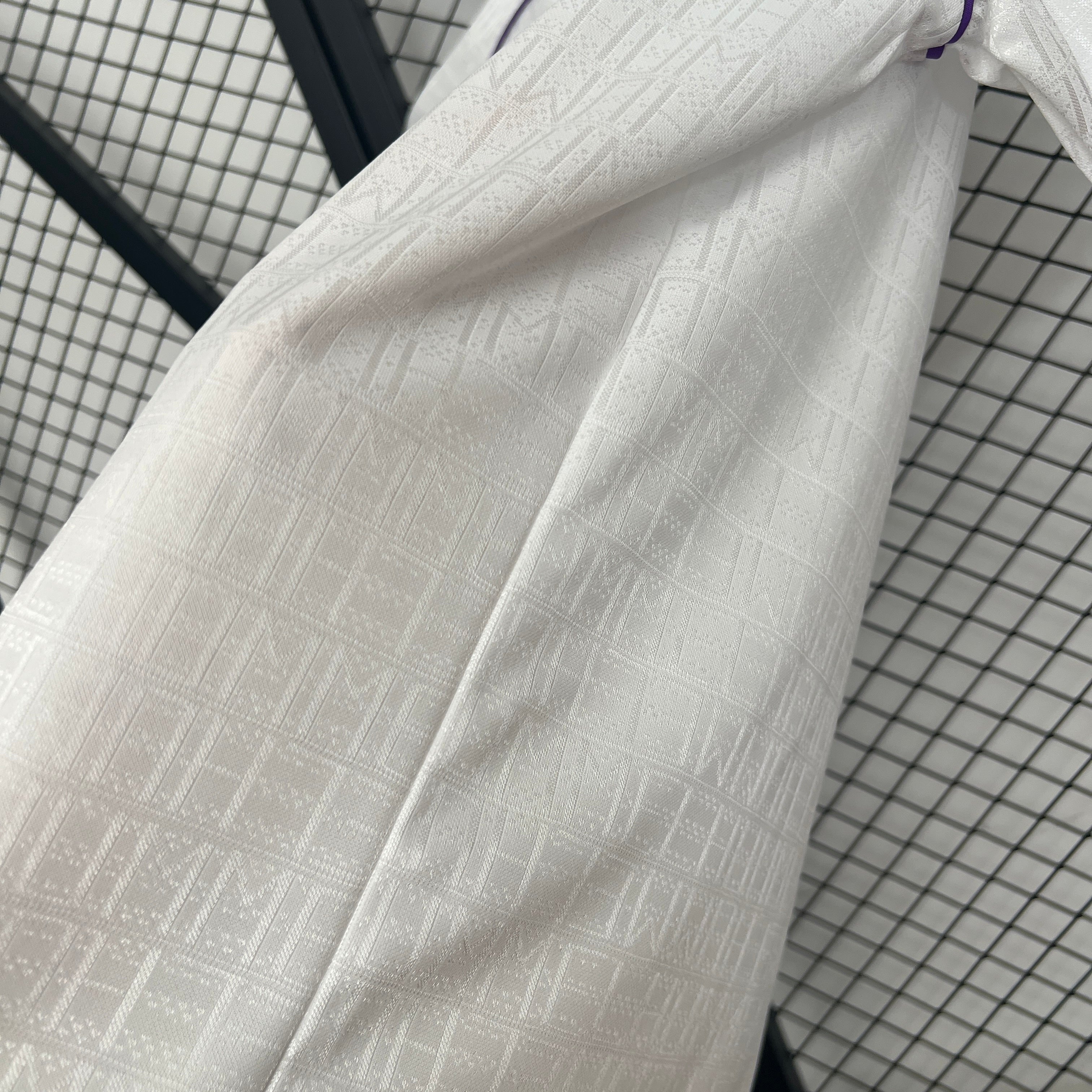 Real Madrid home jersey. Season 90/92