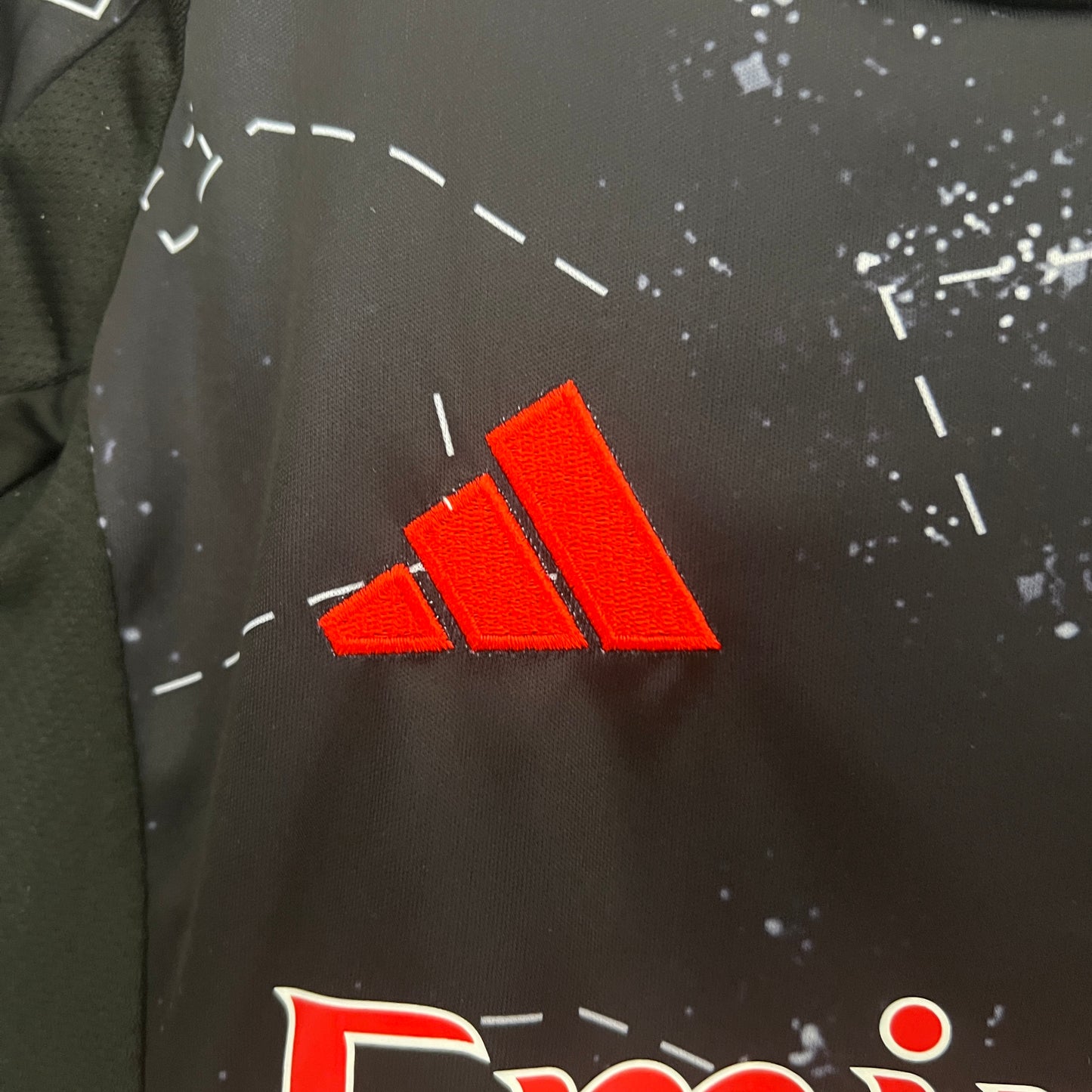 Benfica away kids set. Season 24/25