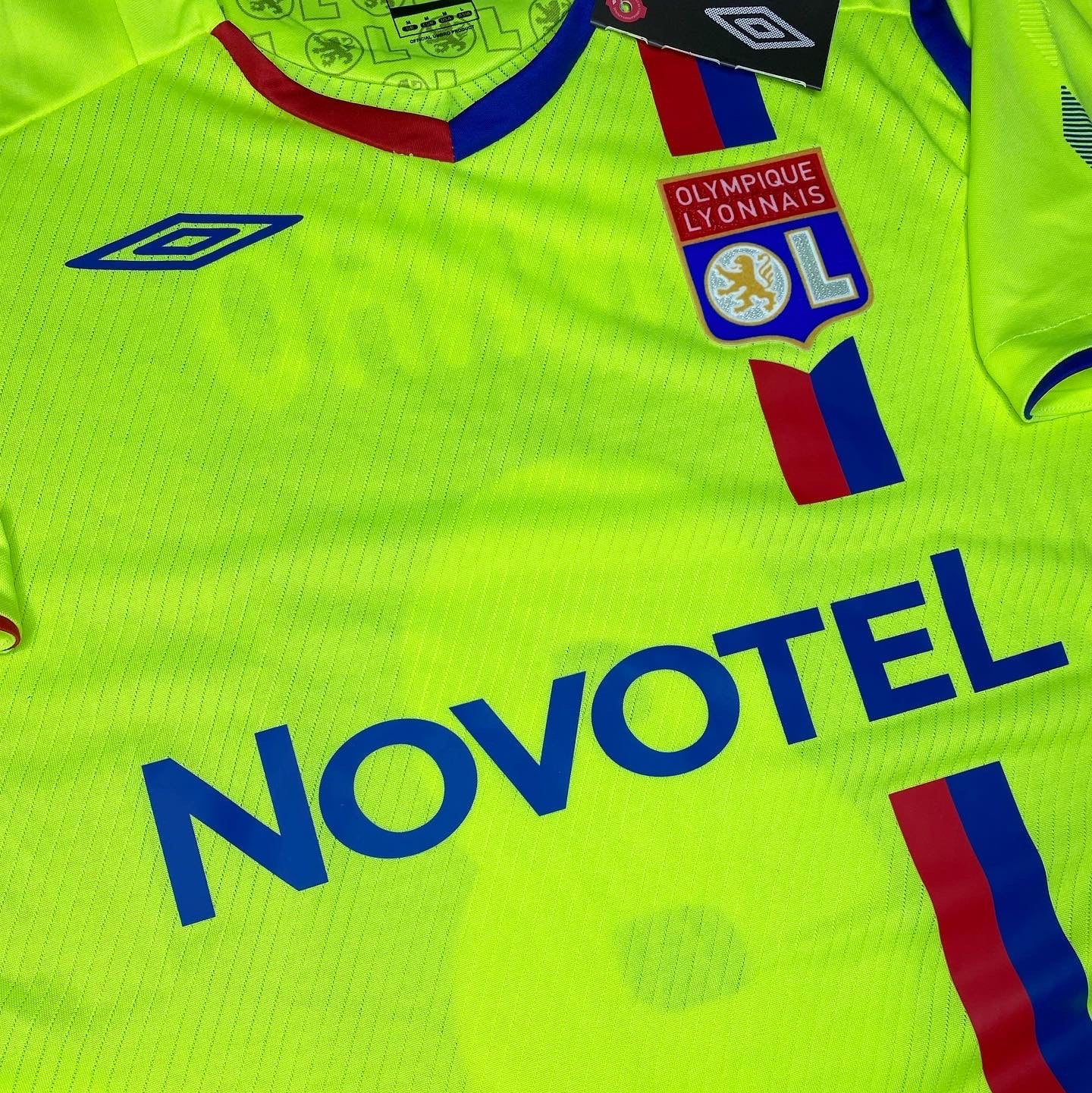 Olimpique Lyon third jersey. Season 08/09. Juninho Pernambucano