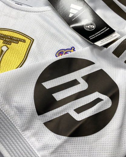 Real Madrid home jersey. Season 25/26. Vinicius Junior.