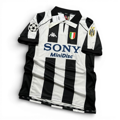Juventus home jersey. Season 97/98. Alessandro Del Piero