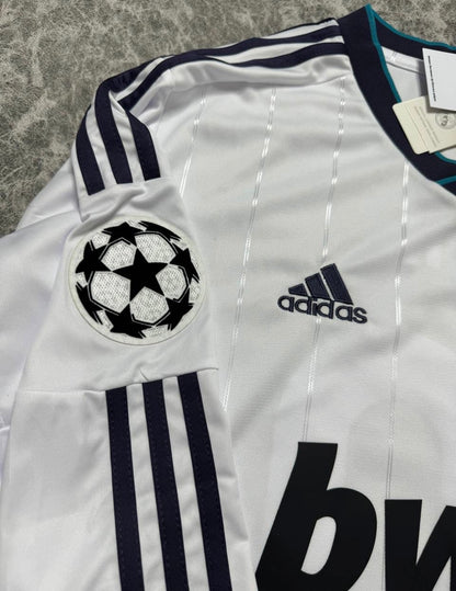 Real Madrid longsleeve home jersey. Season 12/13. Mesut Ozil.