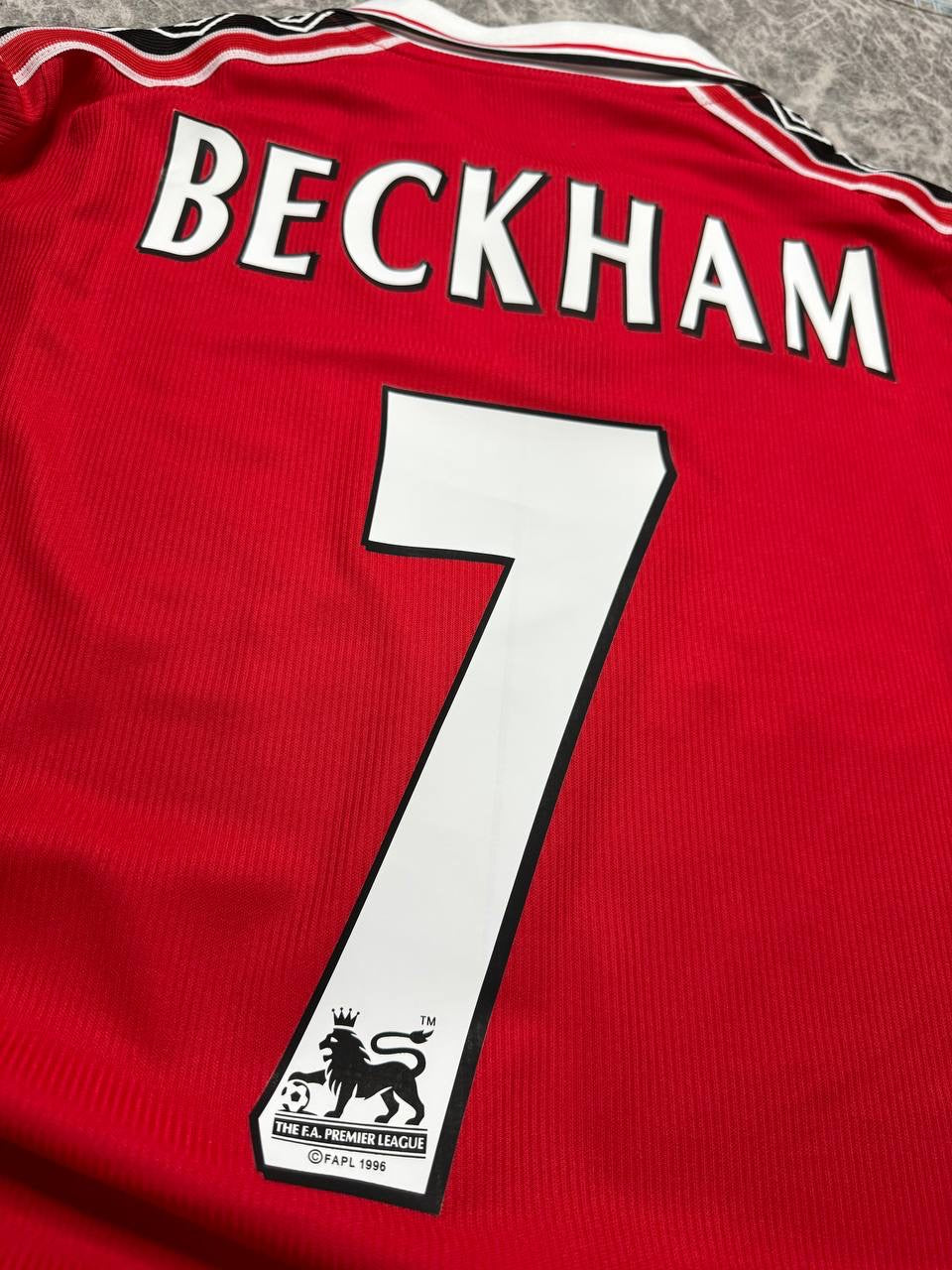 Manchester United home jersey. Season 99/00. David Beckham.