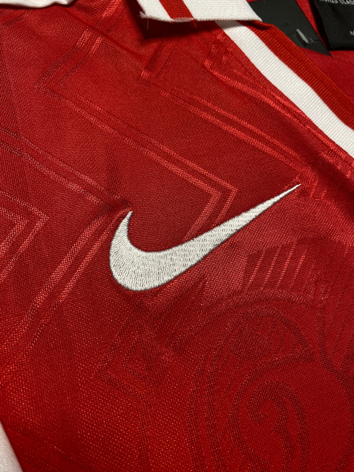 Arsenal home jersey. Season 96/97. Dennis Bergkamp