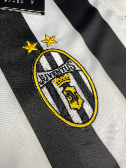 Juventus home jersey. Season 03/04. Pavel Nedved.
