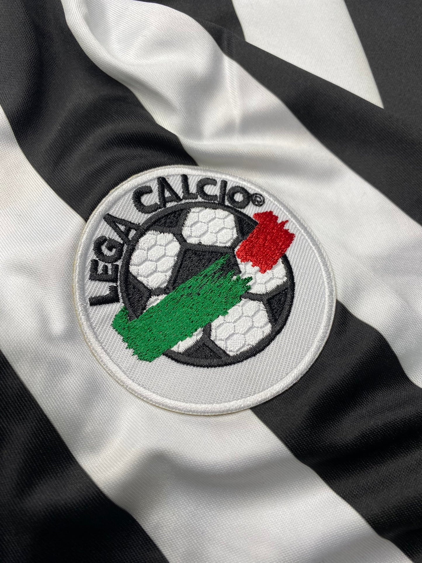 Juventus home jersey. Season 03/04. Pavel Nedved.