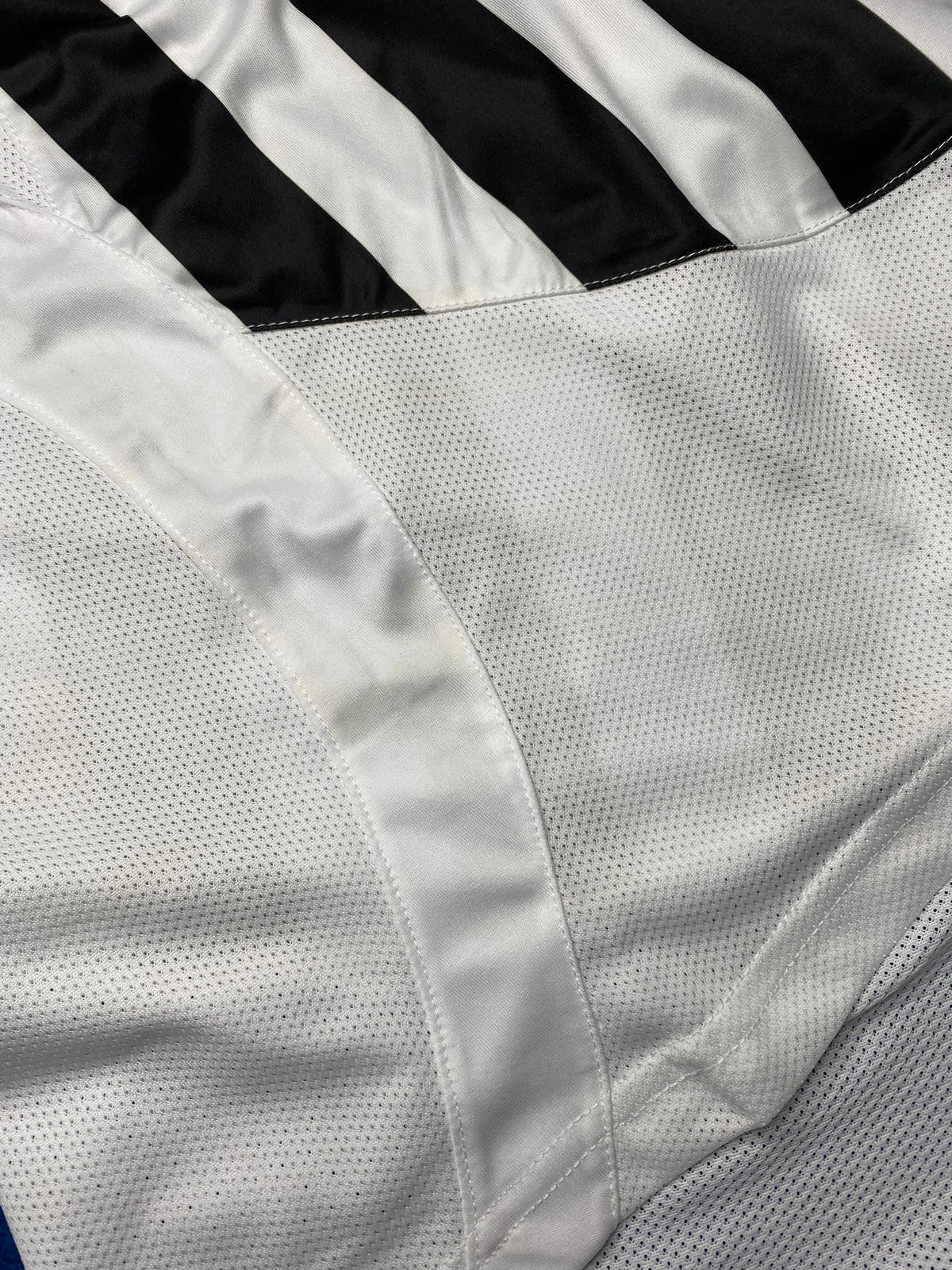 Juventus home jersey. Season 03/04. Pavel Nedved.
